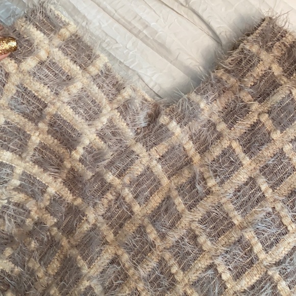 Tan and Cream Poncho🌸🌸 - Picture 3 of 4